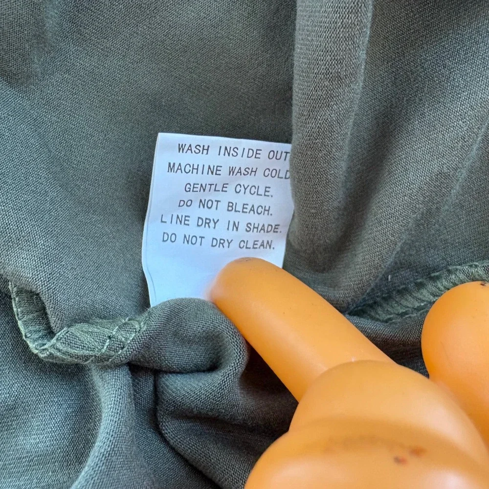 Christmas T-Shirt Funny Holiday Tee Too Hot For Ugly Sweaters 1XL‎ - Picture 5 of 7